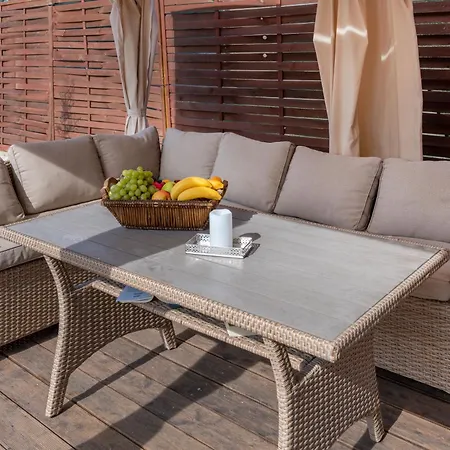 Dream House, A Charming Pet Friendly Holiday home Zminj