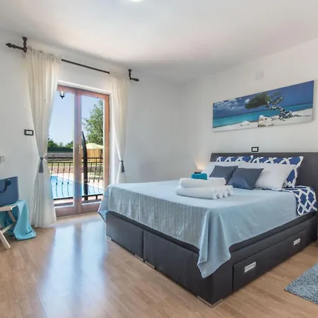 Dream House, A Charming Pet Friendly Σπίτι διακοπών Žminj