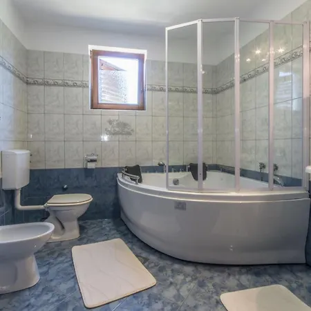 Dream House, A Charming Pet Friendly