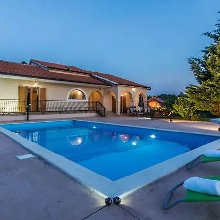 Dream House, A Charming Pet Friendly
