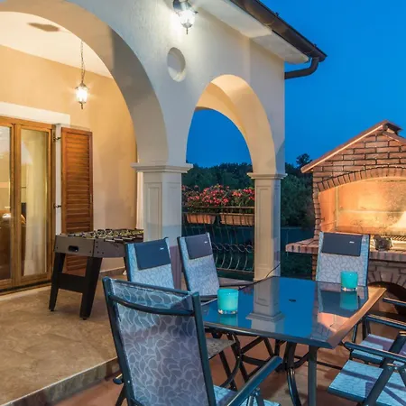 Dream House, A Charming Pet Friendly