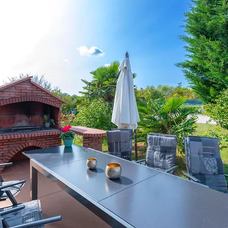 Dream House, A Charming Pet Friendly * Zminj